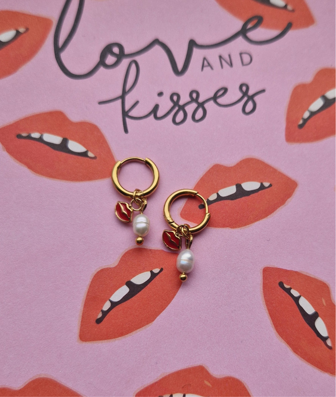 Kisses & Pearls