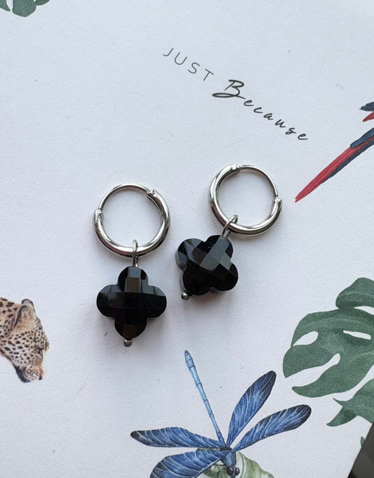 Clover black