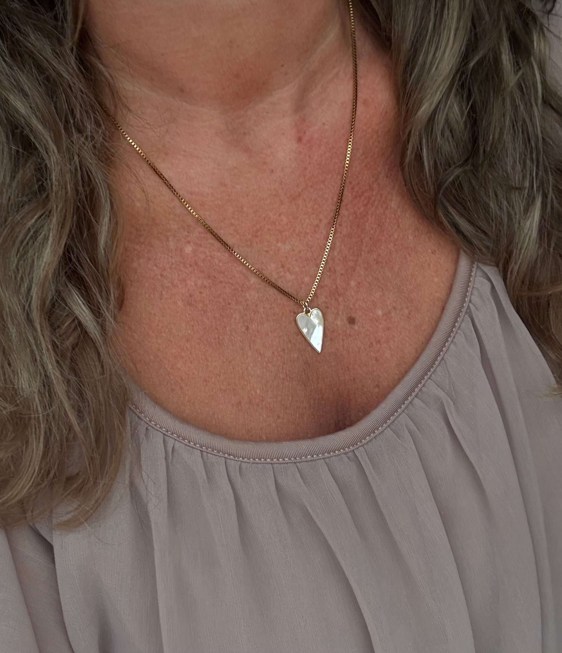 Stainless steel gouden ketting met Parelmoer vergulden Hart.